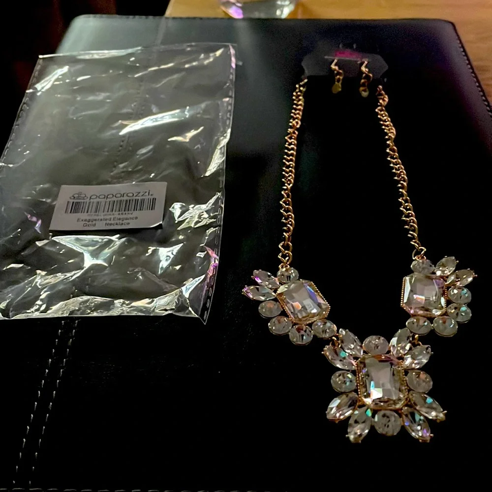Statement Necklace - Picture 1 of 5